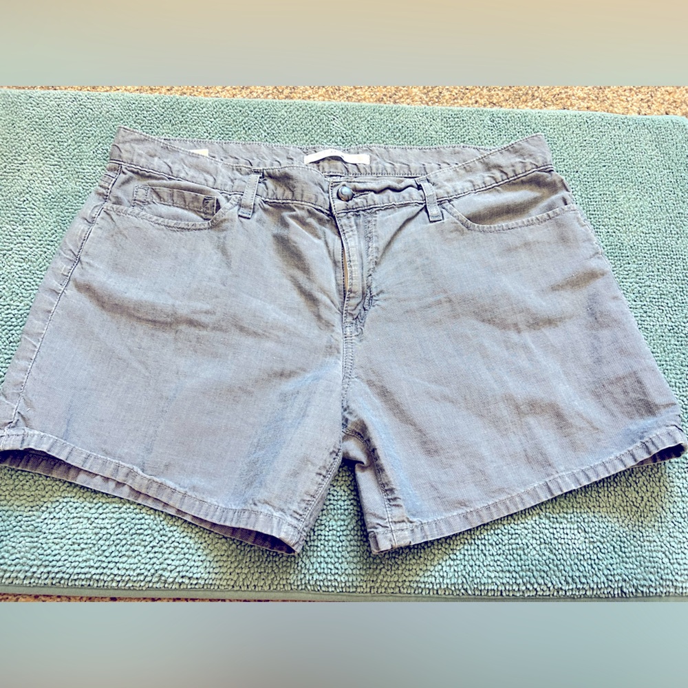 Classic JOE’S non-ripped, lightweight classier jean shirt
